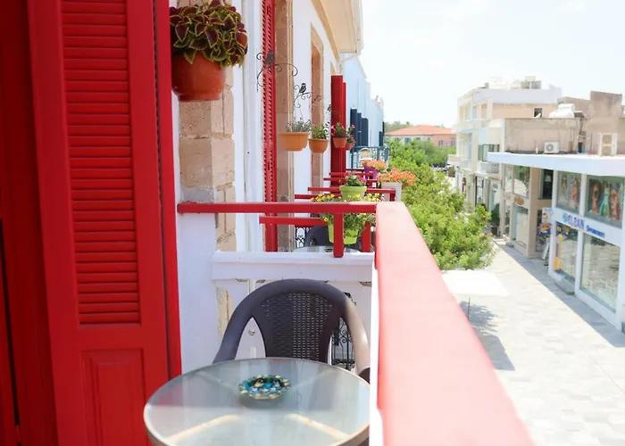 3-Sterne-Hotel: Kiniras Traditional Hotel & Restaurant